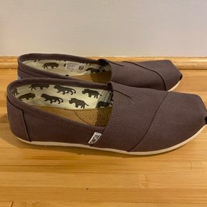 Woman’s TOMS shoes, size 9